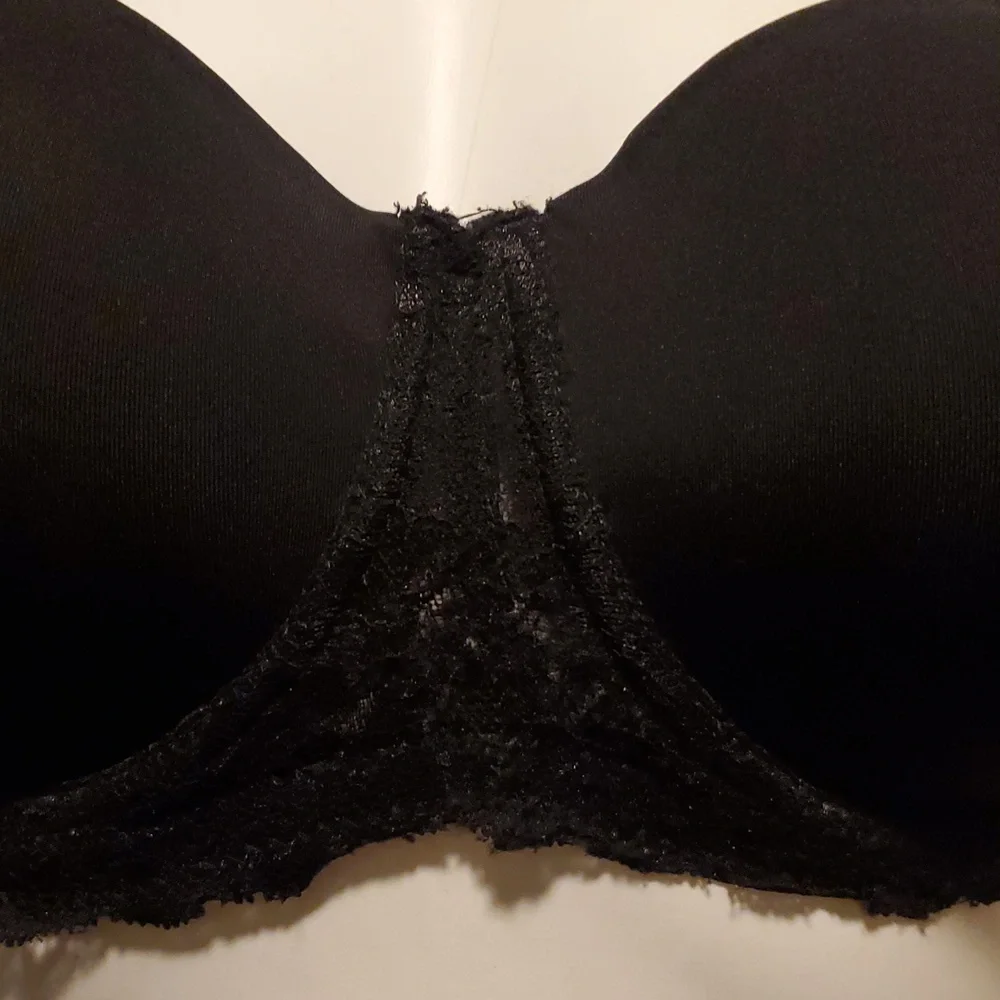 Kathy Ireland Intimates Bundle Of 2 Black and White Women's Wired Bra Set - 36D